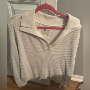 Abercrombie & Fitch sweater